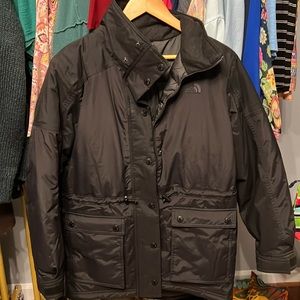 NWOT North Face winter coat. BLACK. SUPER WARM. down. Size medium